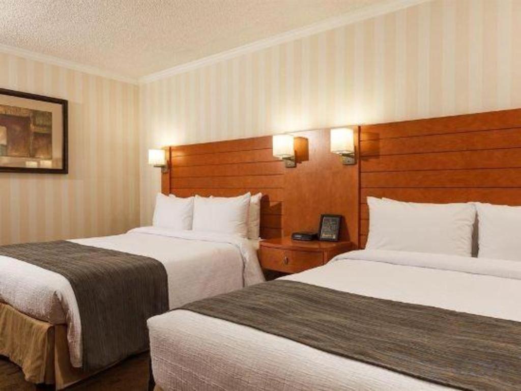 The Glenmore Inn & Convention Centre YYC Exteriér fotografie